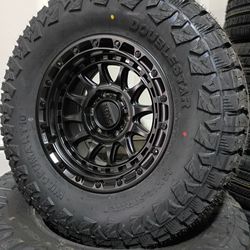 17 Kmc Wheels 285 70 17 Mt Tires 
