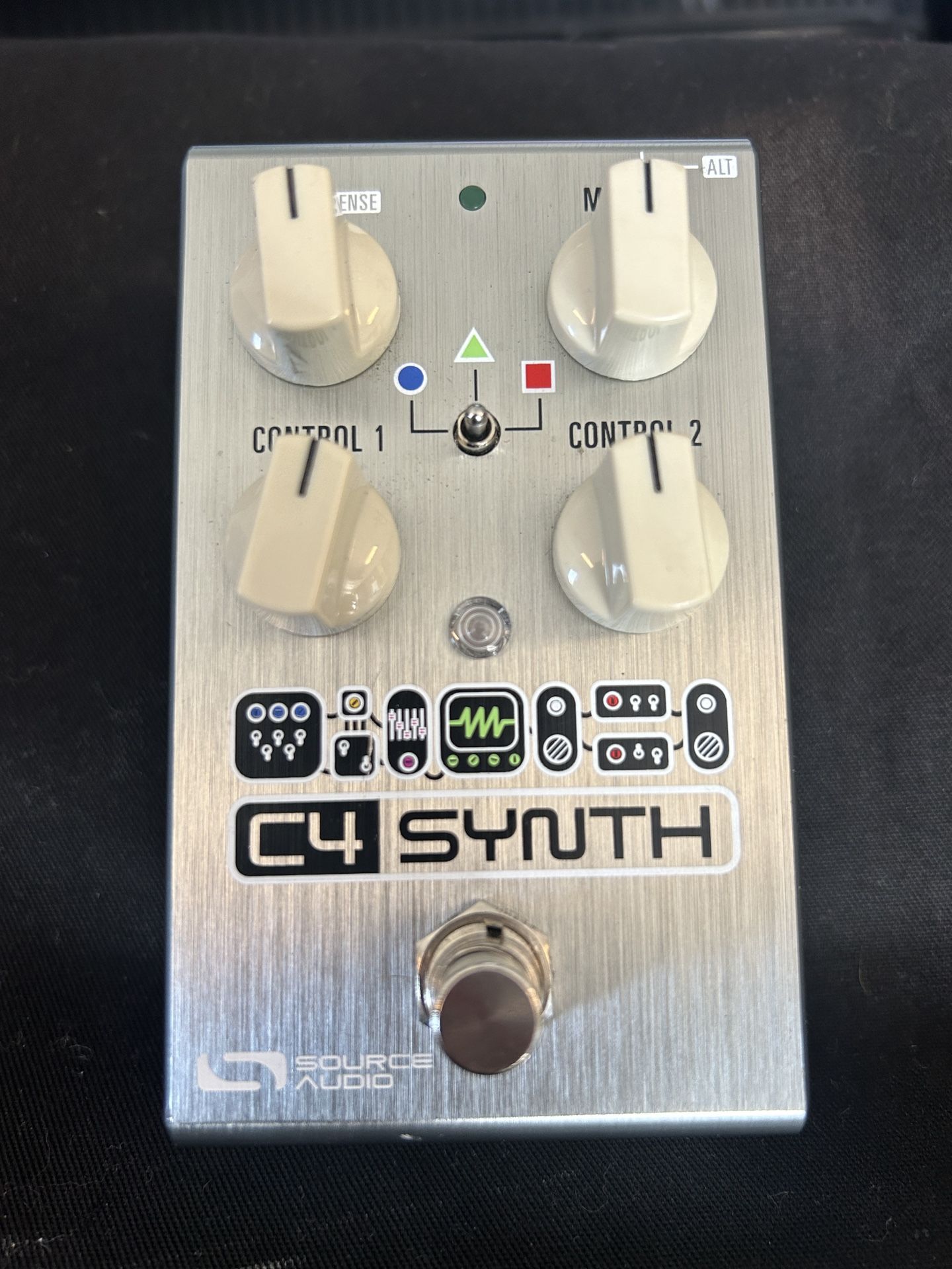 C4 Synth Pedal Source Audio