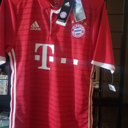 Adidas mens Bayer Múnich Home Authentic size Small 