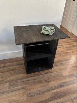 Wood crate table