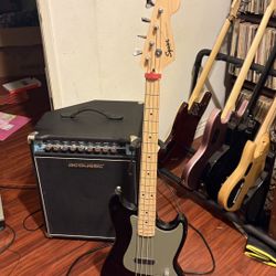 Squire Bronco Bass