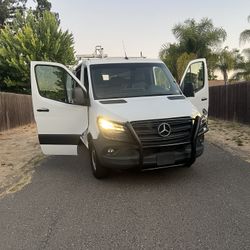 2022 Mercedes-Benz Sprinter 2500