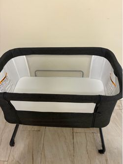 Baby bassinet accepting offers