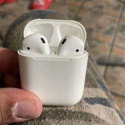 AirPods