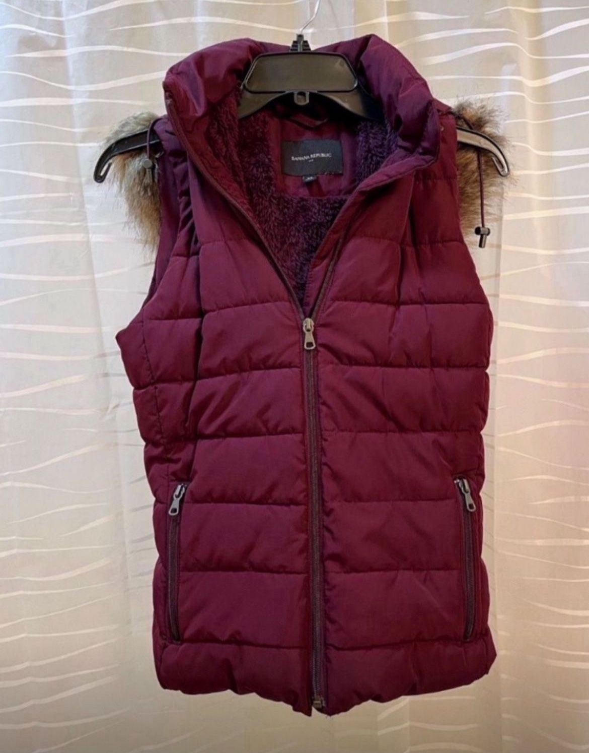 Price Just Dropped: Banana Republic Faux Fur Hooded Vest Removable Sherpa (Size: XS, Burgundy)