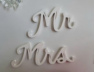 Wooden Mr & Mrs sign