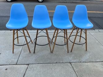 Bar stools - 4 blue plastic 28” bar stools