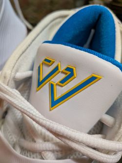 jordan ±  Curry   blue /Gold. "why not"