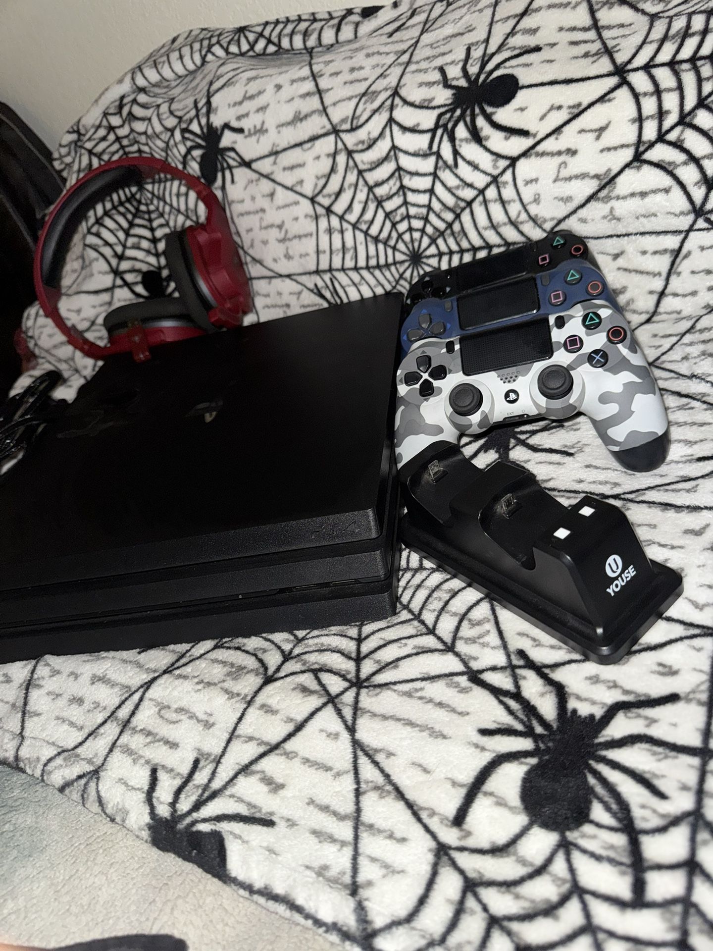 Ps4 Pro 1T+3 Controllers+Headset Wireless