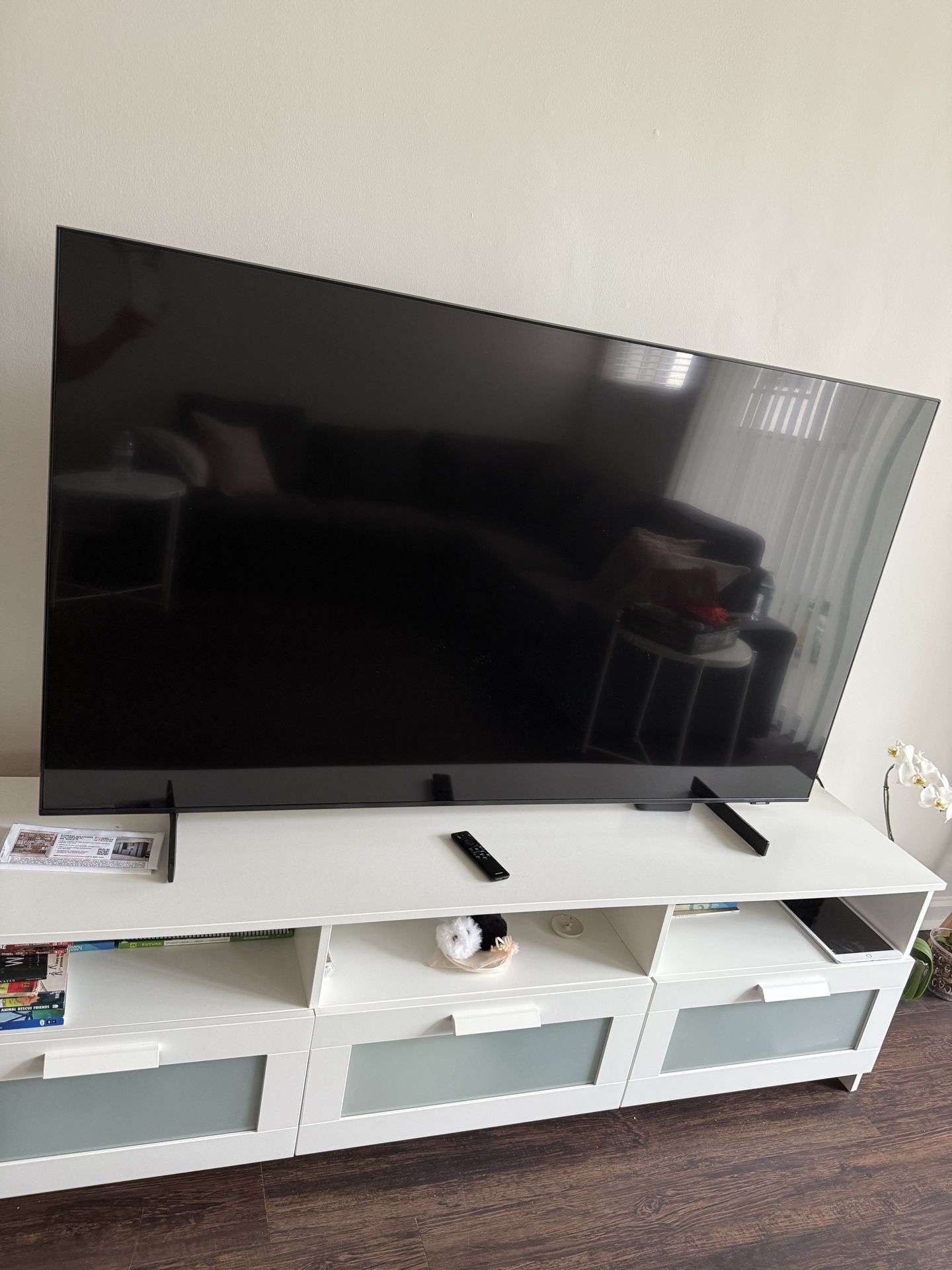 Samsung 55” 4K UHD Smart TV (UN55CU8000B) – Excellent Condition