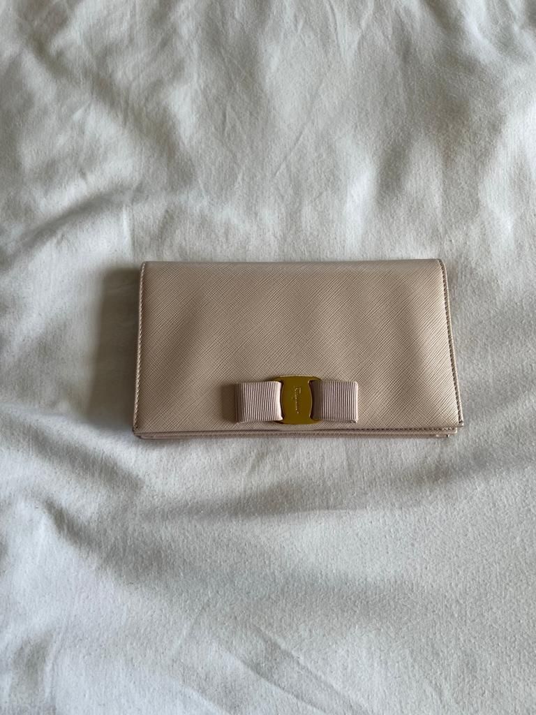 Salvatore Ferragamo Miss Vara Bow soft leather baby pink with wallet on chain