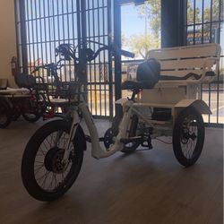 EMojo Bull  3-Wheel Trike W/Rear Seat + Storage.