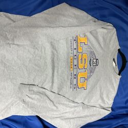 College T shirt