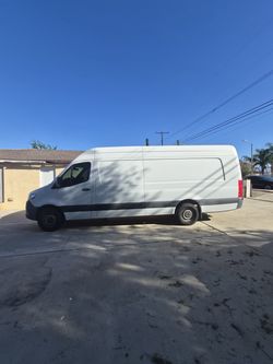 2019 Mercedes sprinter 2500  170 Wheelbase Extended  cargo