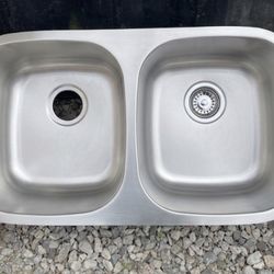 🔥 BARGAIN $48 | 32" x 18" Stainless Steel Double Sink - Minor Dents (Retail $130+)