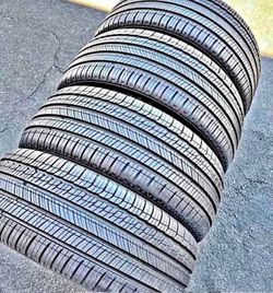 235/45/18 Michelin vendo un set de llantas usadas excelente condiciones de vida las 4 ✅🤩I am selling a set of used tires, all 4 in excellent living c