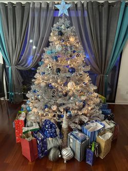 Holiday tree