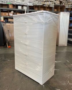 Five drawers dresser