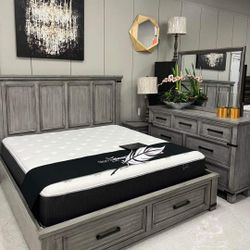 Brand New 👌Russelyn Queen Panel Storage Bed, Dresser, Mirror and Nightstand🌿$10 Payment 🩸 Delivery Available 