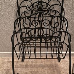 Black Iron Magazine Holder 