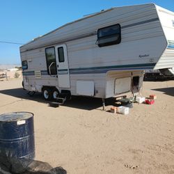 1999 Comfort Fifth Wheel Trailer RV In Good Condition