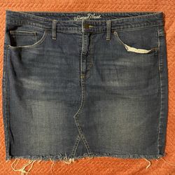 Women’s denim mini skirt size 18