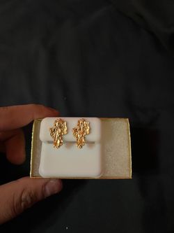 10k gold nugget earrings