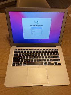MacBook Air 13” (2015) 8GB Ram, 2.2 Dual Core i7