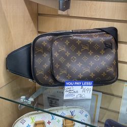 Louis Vuitton Avenue Slingbag 