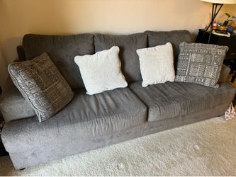 Ashely Soletren sofa