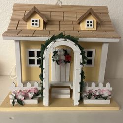 A Cute Birdhouse 