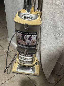 SHARK VACUUM
