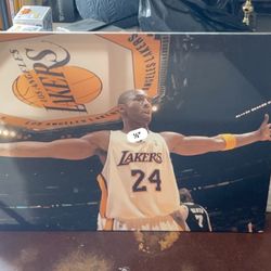 Kobe Canvas Frame