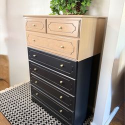 Dresser.    Free Delivery 🚚