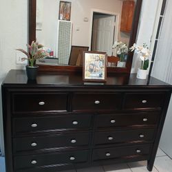 Tocador Como Nuevo De 9 Cajones Precio Firme