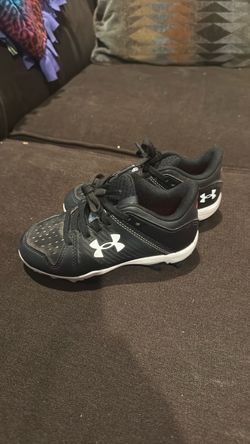 Under Armor Baseball Cleats Size 13