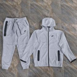 Nike Tech Fleece Grey Set