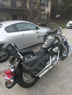 2004 Suzuki intruder 21000 miles Vance& Hines pipes new bags new bracket loud and runs great new tires