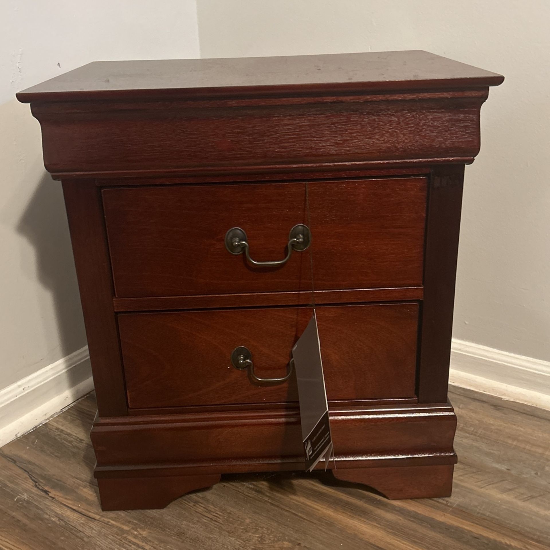  Nightstand 