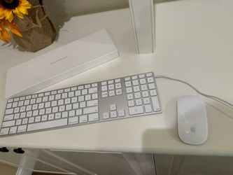 Apple Wired Keyboard