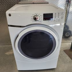 GE Frontload Dryer:LIKE NEW CONDITION, 7.5 CUFT CAPACITY, ELECTRIC. STEAM REFRESH/DEWRINKLE OPTION, QUICK DRY, SANITIZE CYCLE, NEW VENT HOSE