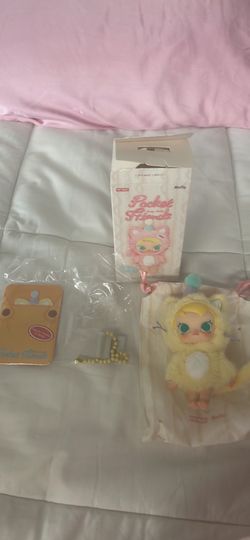 Popmart Baby Molly Pocket Friend (Yellow)