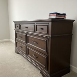 Solid Wood Dresser - Stylish and Ample Storage