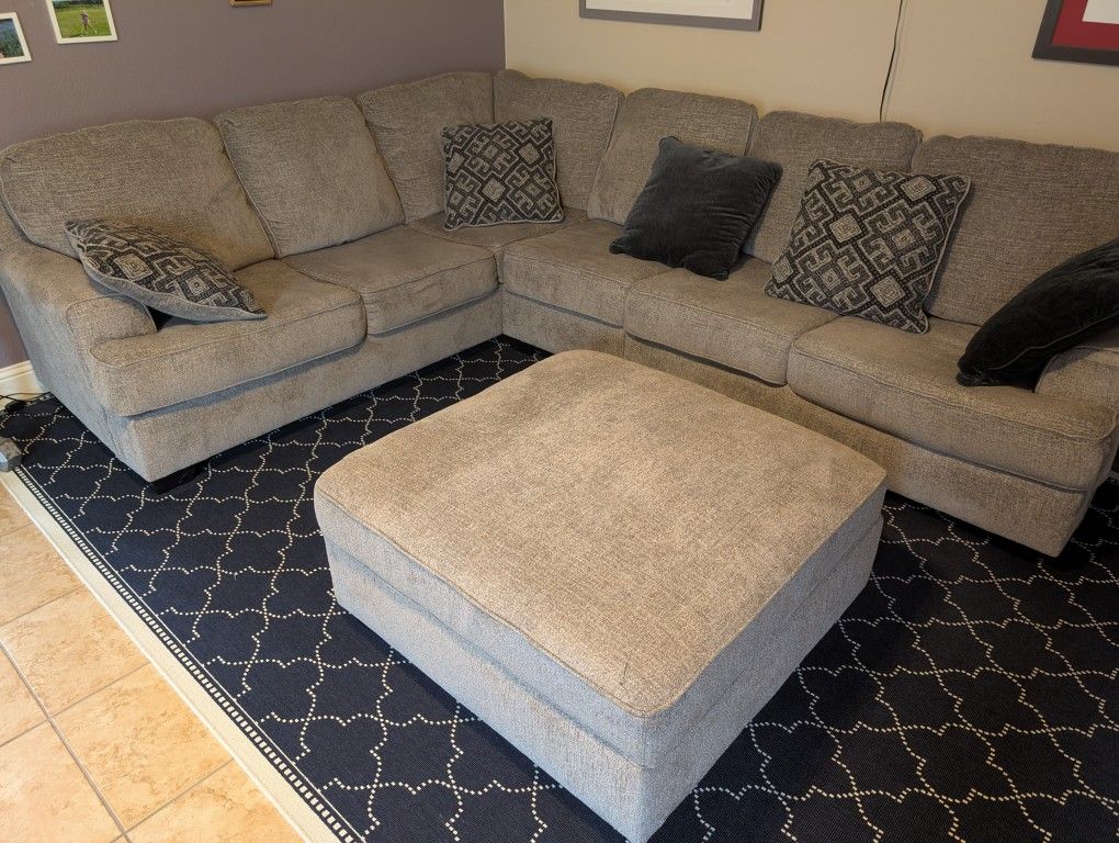 High End Ashley Furniture Sectional With Ottoman Excellent Condition