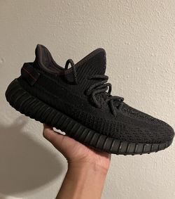 Yeezy Black 