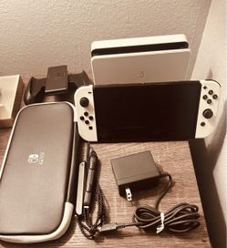 Nintendo Switch OLED White Console Bundle – Excellent Condition