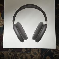 AirPods Max Midnight With Smart Case