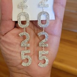 brand new staniless steel  Rhinestone Snowflake and 2025 drop earring 