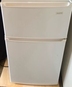 Mini Fridge & Freezer