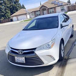 2015 Toyota Camry le